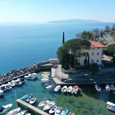 Heritage - 1st Row To The Sea Panzió