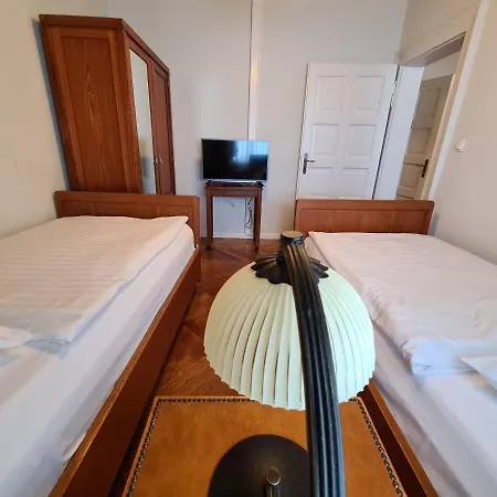 Heritage - 1st Row To The Sea Bed and breakfast